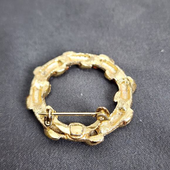 Vintage 1950's Textured Round Iridescent Moonstones Rhinestone Wreath Pin Brooch - Picture 3 of 4